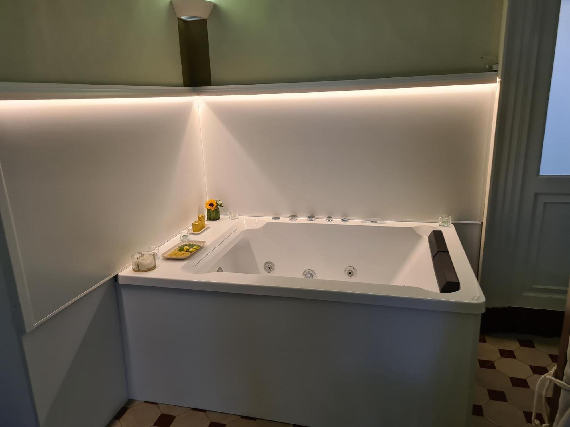 Toscano Palace Luxury Rooms CTA Exterior foto